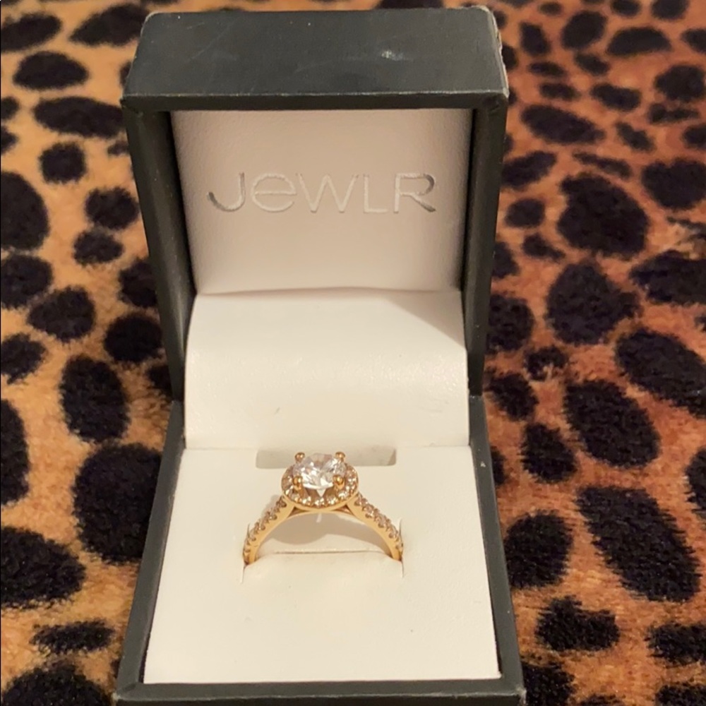Engagement ring 10k Gold